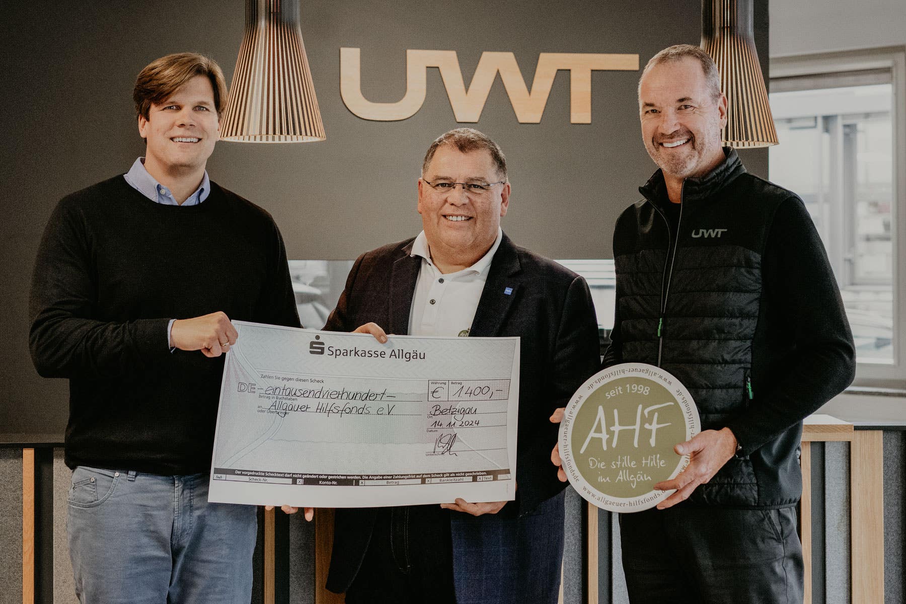 UWT radelt für den guten Zweck
