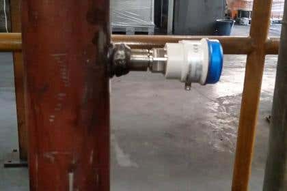 Tecnología capacitiva de medición de nivel para la detección de nivel lleno de lubricante