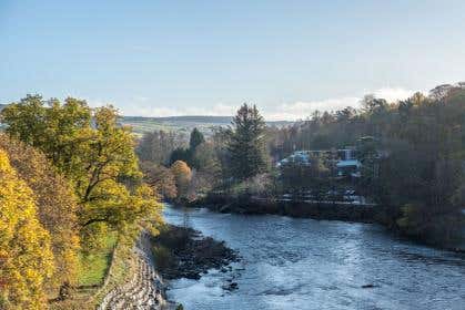 Compact point level switch for process optimization in hydropower plants