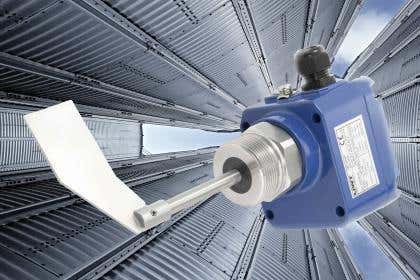 Level measurement and monitoring in plastic raw materials