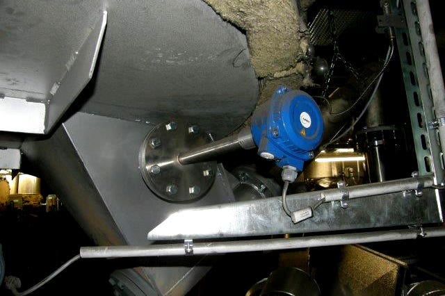 Level detection at high process temperatures for wood power plants